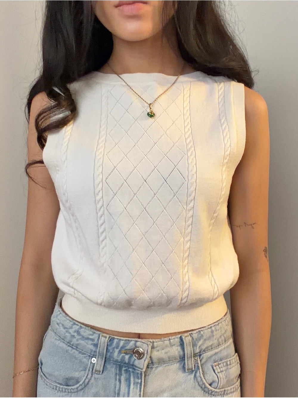 Aritzia Cream Cable Knit Sleeveless V-Neck Sweater Vest